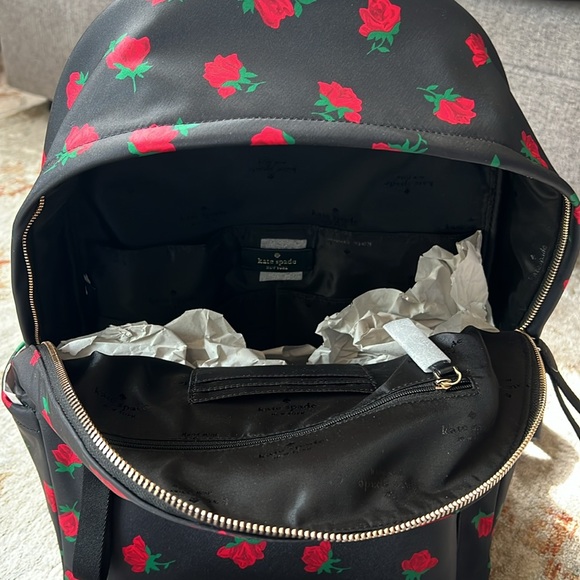 Kate Spade New York
CHELSEA ROSE TOSS PRINTED LARGE BACKPACK - Picture 6 of 7